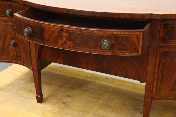 George III Serpentine Flamed Mahogany Sideboard - Image 8