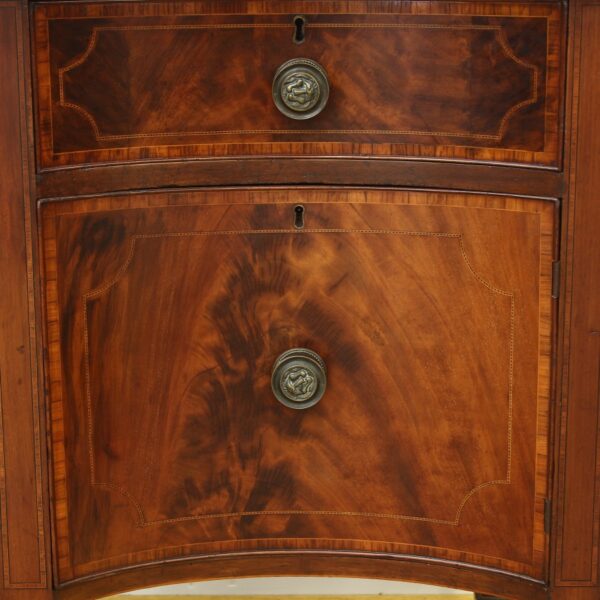 George III Serpentine Flamed Mahogany Sideboard - Image 9