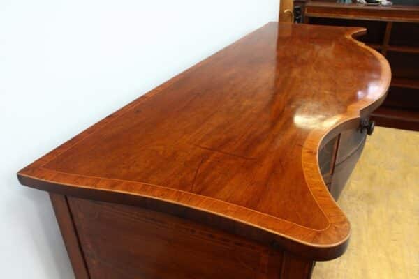George III Serpentine Flamed Mahogany Sideboard - Image 5