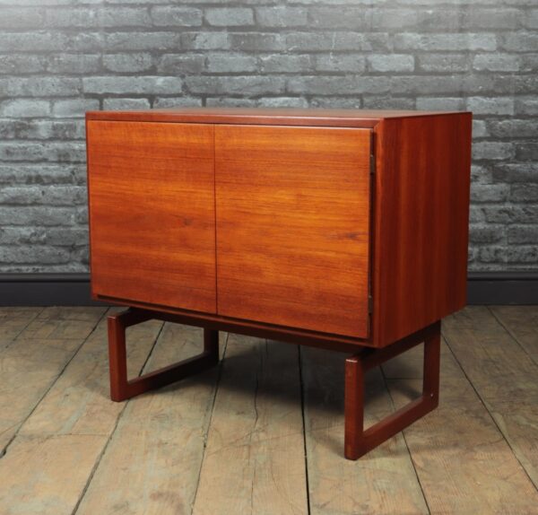 Danish Modern two door Teak Sideboard by Mogens Kold MK511 - Image 11