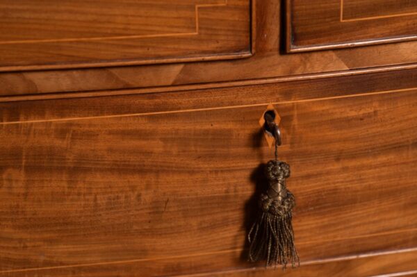 Handsome Georgian Mahogany Bow Front Chest Of Drawers SAI1704 - Image 3