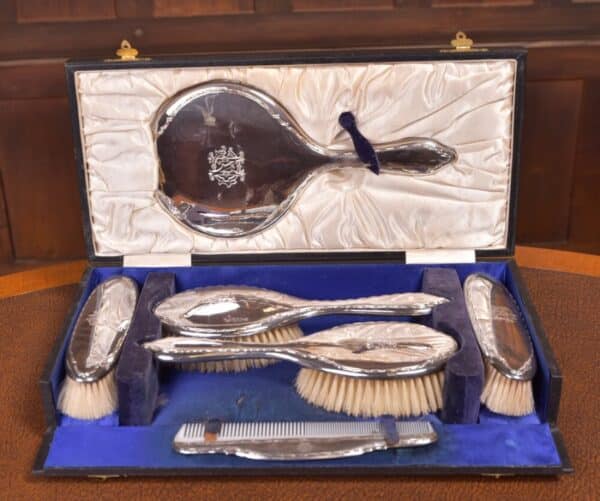 Walker And Hall Silver Dressing Table Set SAI2232 - Image 3