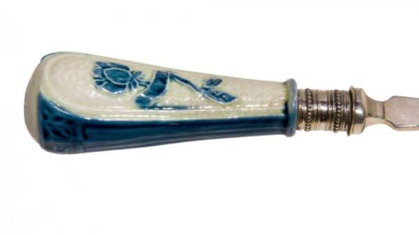 An early 20thc Wedgwood salad bowl & servers - Image 6
