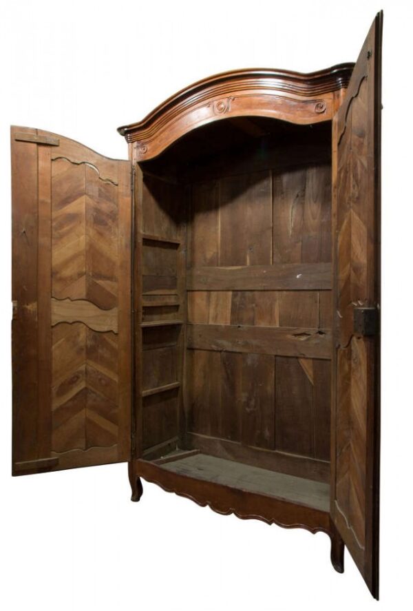 Cherrywood "Chapeau Gendarme" Armoire circa 1800 - Image 7