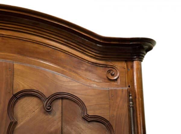 Cherrywood "Chapeau Gendarme" Armoire circa 1800 - Image 4
