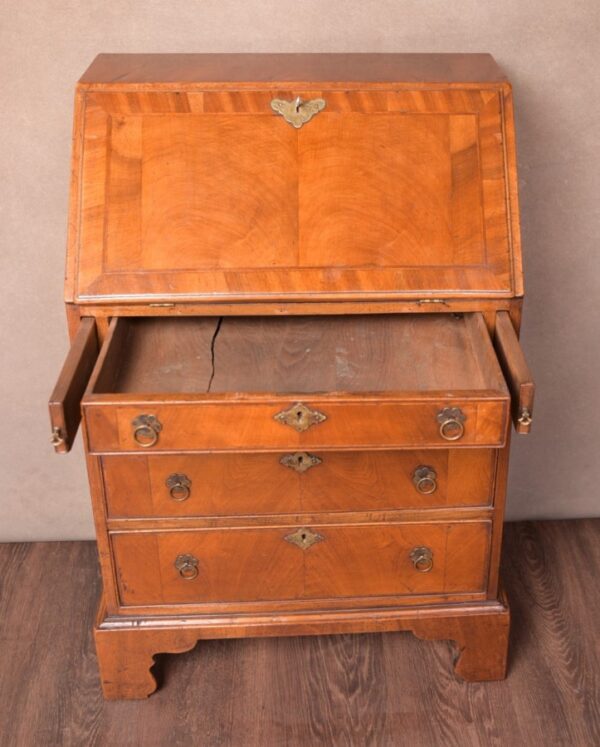 19th Century Walnut Writing Bureau Of Excellent Proportions SAI1622 - Image 3