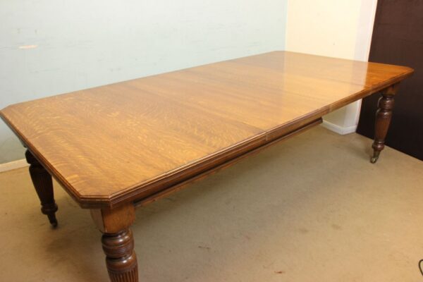 Antique Victorian Oak Extending Dining Table Eight to Ten Seater. - Image 15