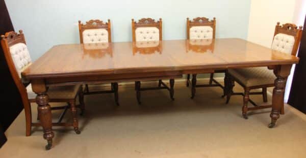 Antique Victorian Oak Extending Dining Table Eight to Ten Seater. - Image 5