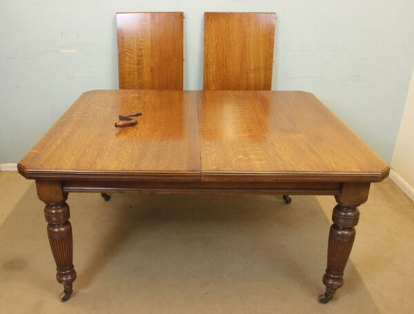 Antique Victorian Oak Extending Dining Table Eight to Ten Seater. - Image 6