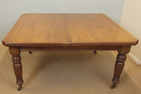 Antique Victorian Oak Extending Dining Table Eight to Ten Seater. - Image 8