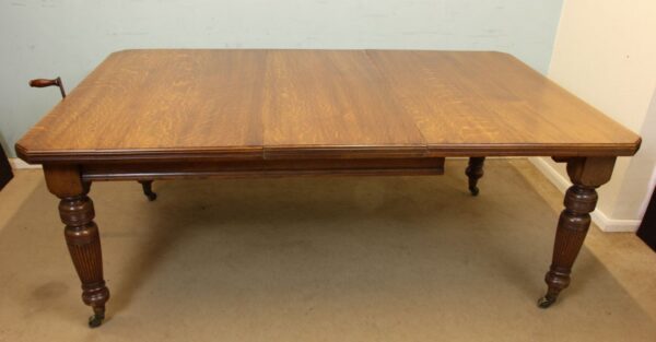 Antique Victorian Oak Extending Dining Table Eight to Ten Seater. - Image 9