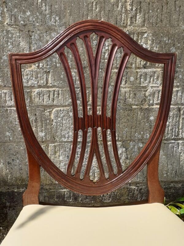 Pair of Hepplewhite period mahogany chairs circa 1790 - Image 3