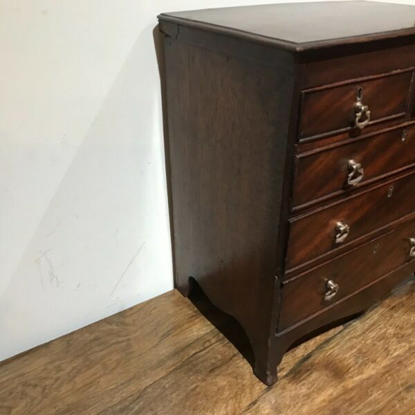 Apprentice piece, Georgian chest of mahogany draws - Image 3