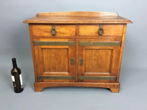 Arts and Crafts Oak Cupboard - Image 3
