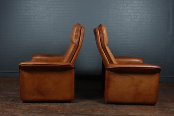 A Pair of De Sede Reclining DS50 in Tan Neck Leather - Image 9