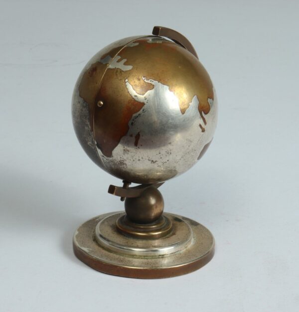 Globe Bedside Travel or Desk Clock c1950 - Image 11