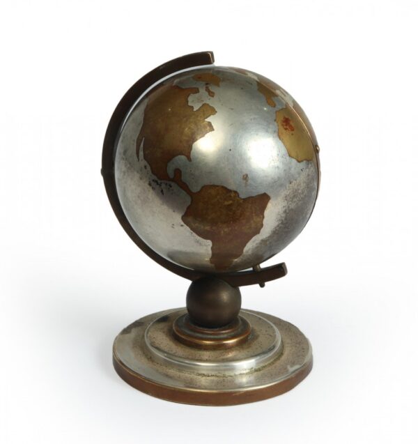 Globe Bedside Travel or Desk Clock c1950 - Image 10