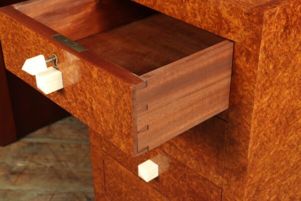 French Art Deco Ladies Desk in Amboyna - Image 3