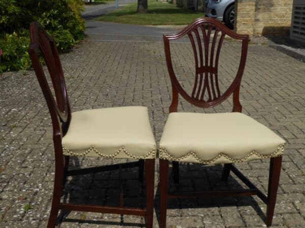Pair of Hepplewhite period mahogany chairs circa 1790 - Image 6