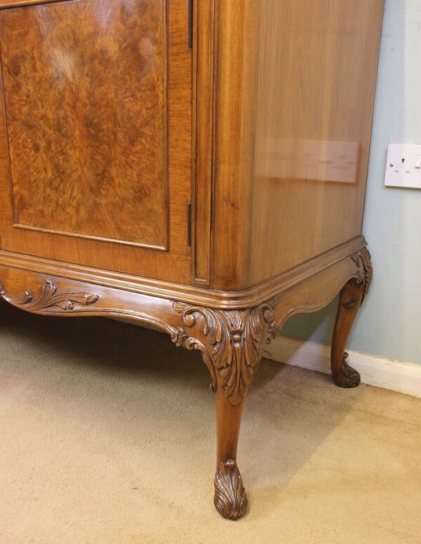 Burr Walnut Queen Anne Style Sideboard Server. - Image 6