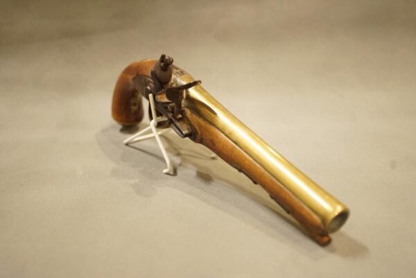 A Brass Barrelled Flintlock Pistol Antique Guns 9