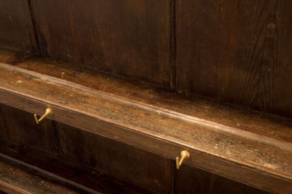 A George III oak pot board dresser - Image 6