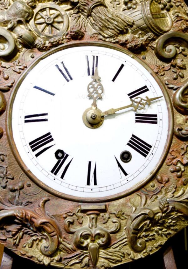 An antique French Comtoise Clock - Image 2