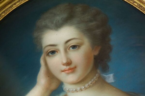 An oval portrait of a young lady - Image 2