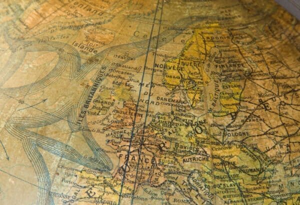French table globe - Image 7