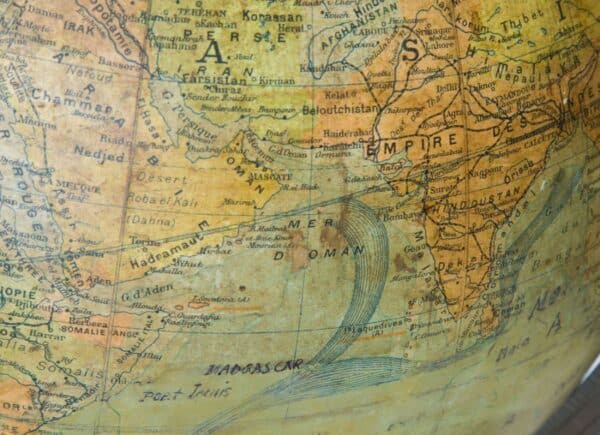 French table globe - Image 5