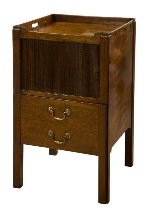 Georgian mahogany commode with a drawer