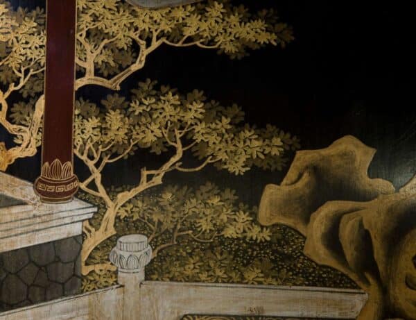 Mid 20thcentury Black lacquer and gilt screen - Image 3