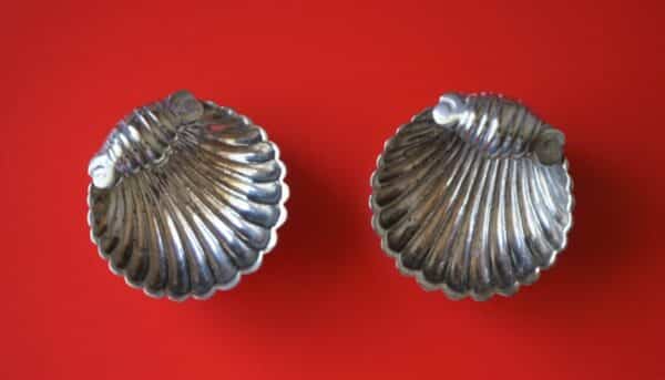 A Pair of antique Miniature Silver Plated Clam Shell Salt Servers & Spoons Antique Salts Antique Silver 4