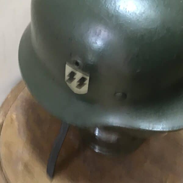 2WW GERMAN SOLDIERS HELMET Antique Collectibles 6