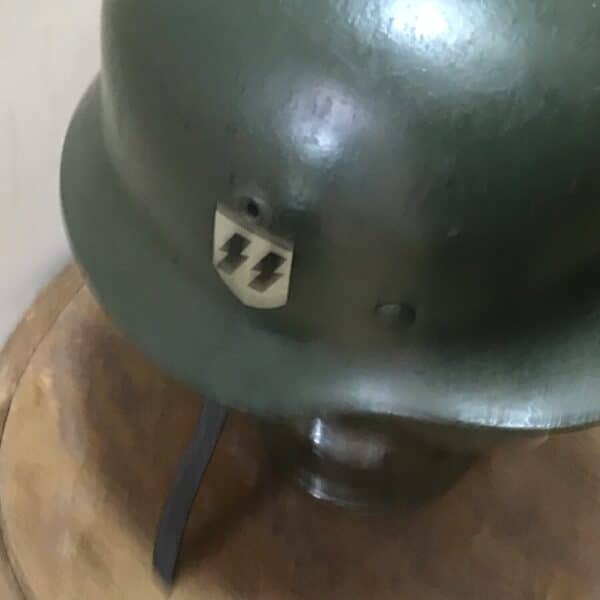 2WW GERMAN SOLDIERS HELMET - Image 4