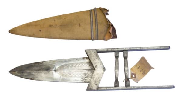 A 19thC “scissors” Katar in original scabbard Antique Knives 3