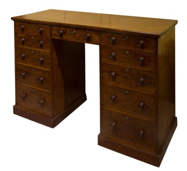 A Fine Mahogany Pedestal Desk of 11 Drawers Antique Desks 3