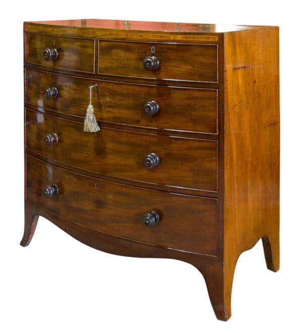 A Regency Period Bow Fronted Chest of Drawers - Image 2
