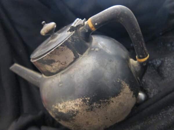 1880 London Silver W&J Barnard Teapot 275grms - Image 3