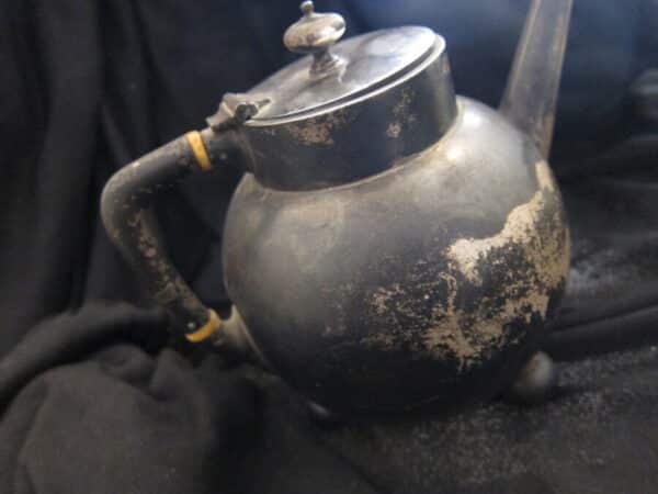 1880 London Silver W&J Barnard Teapot 275grms - Image 2