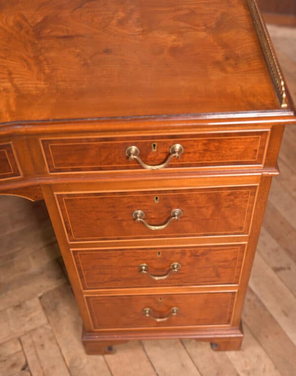 Quality Mahogany Knee Hole Desk SAI2482 - Image 5