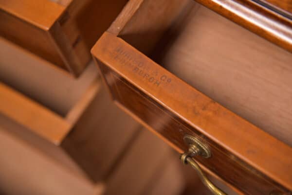 Quality Mahogany Knee Hole Desk SAI2482 - Image 12