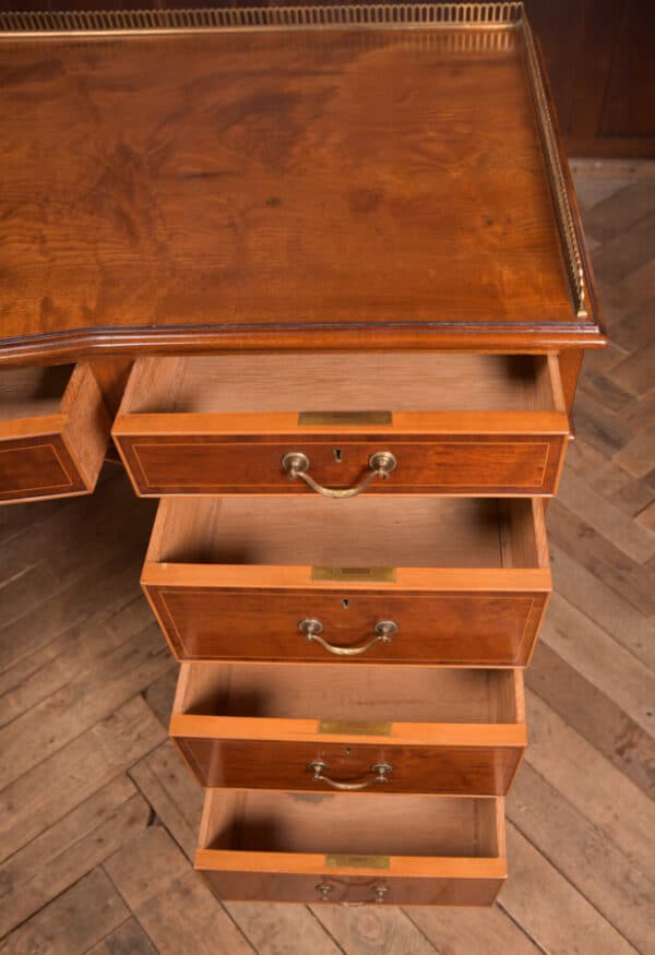 Quality Mahogany Knee Hole Desk SAI2482 - Image 10