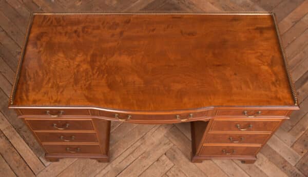 Quality Mahogany Knee Hole Desk SAI2482 Antique Desks 10
