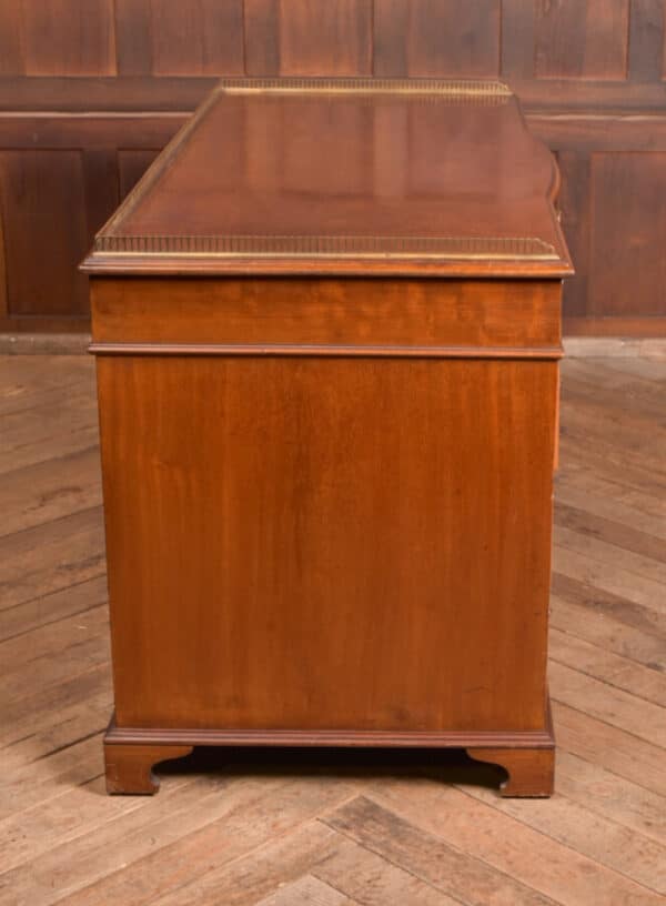Quality Mahogany Knee Hole Desk SAI2482 - Image 7
