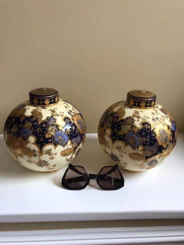 A Pair of 19th Century Royal Crown Derby Lidded Spherical Vases - Image 5