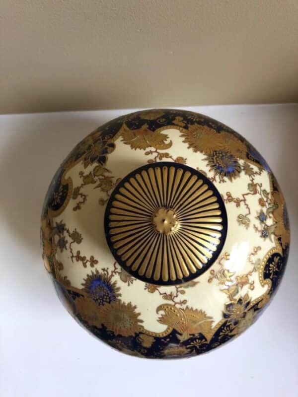 A Pair of 19th Century Royal Crown Derby Lidded Spherical Vases - Image 8