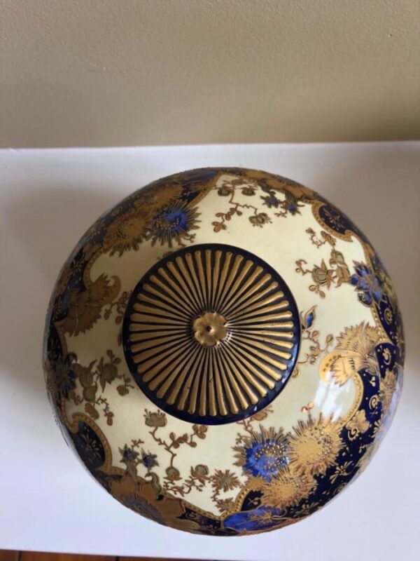 A Pair of 19th Century Royal Crown Derby Lidded Spherical Vases - Image 7