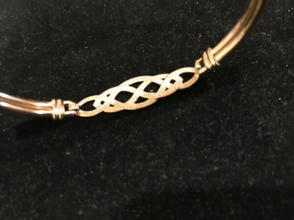 Lady’s 9CT gold Celtic bangle Antique Jewellery 6