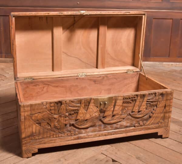 Chinese Camphor Wood Blanket / Storage Box SAI2524 - Image 5
